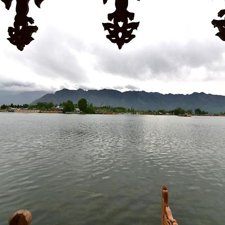 Wangnoo Worth Houseboats Hotel Srinagar  Exterior photo