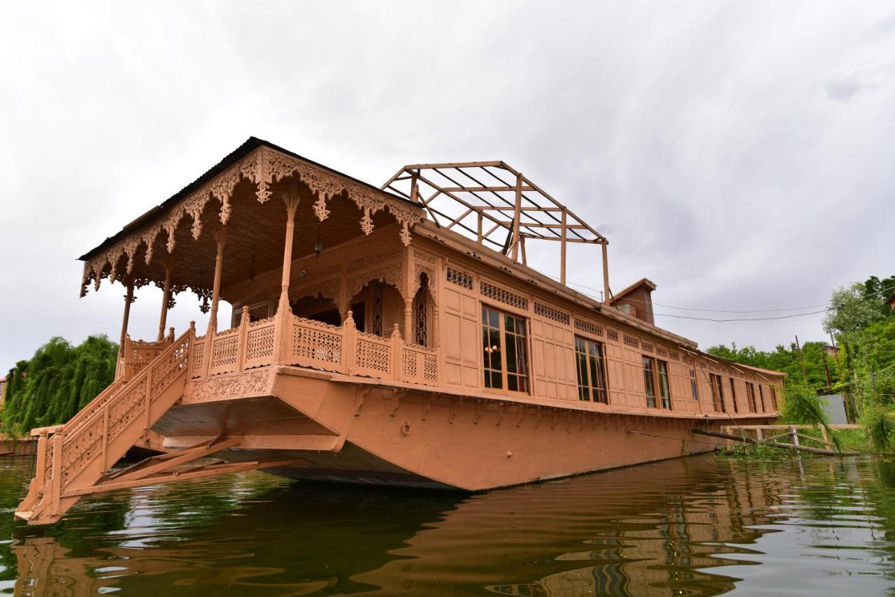 Wangnoo Worth Houseboats Hotel Srinagar  Exterior photo
